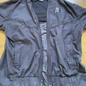 Windbreaker Nike Womens size Small jacket